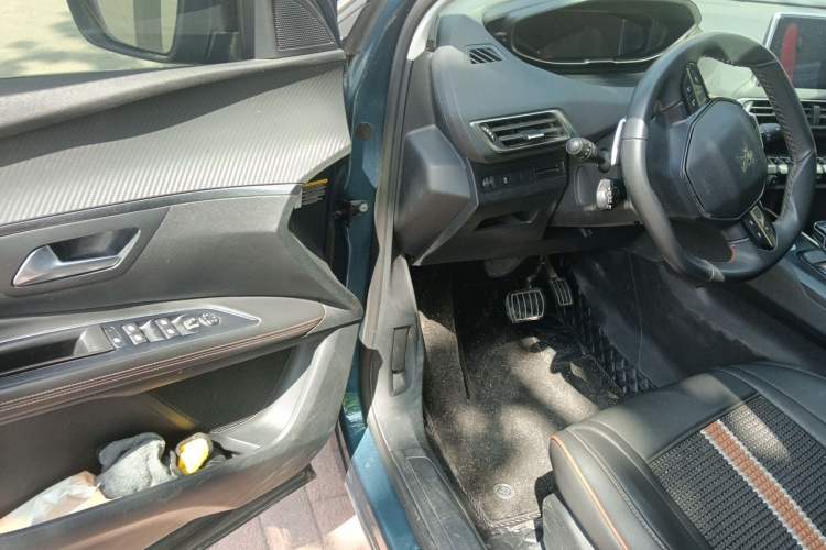 Used Peugeot 5008 2017 380THP 7-Seater Elite Edition