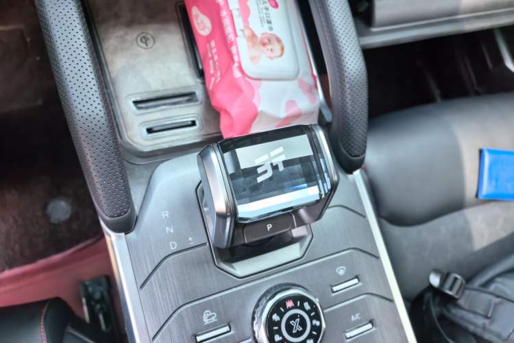 Used JETOUR Traveler 2025 2.0TD DCT Four-Wheel Drive Star Guardian Gear Lever