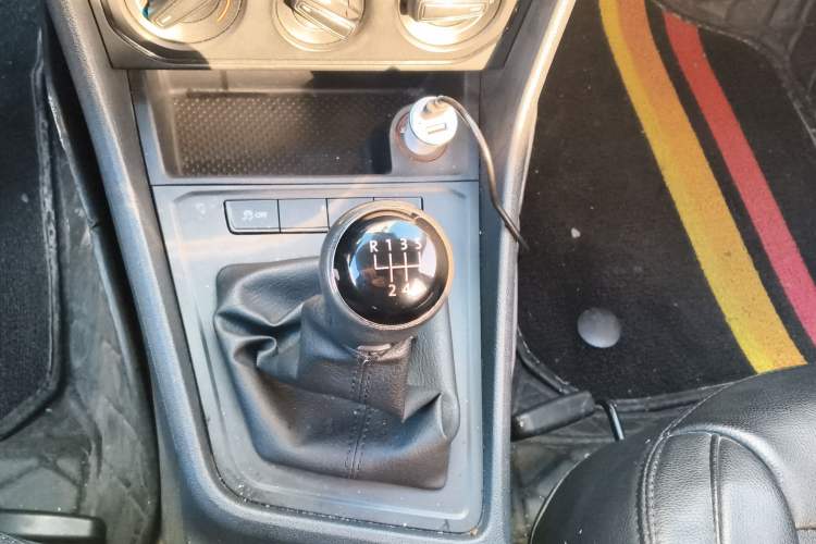 Used Volkswagen Lavida 2017 1.6L Manual Fashion Edition
