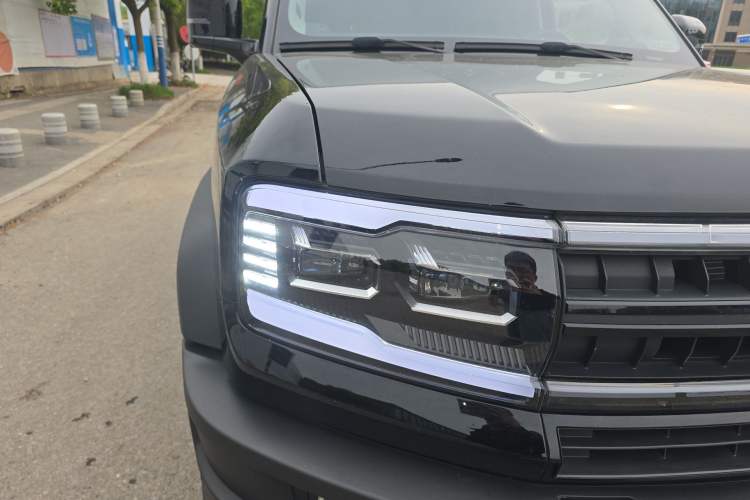 Used Formula Leopard 5 2023 Navigator Edition Right Front Headlight