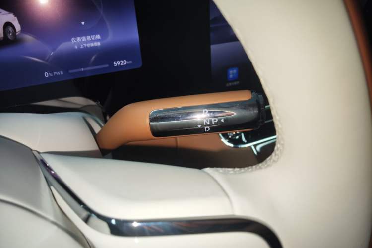 Used Hima S800 2025 Model, Range-Extended Starlight Executive Edition, 4 Seats