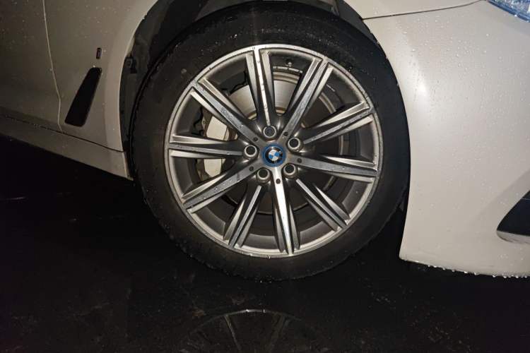 Used BMW 5 Series New Energy 2018 530Le Luxury Package Right Front Wheel Hub