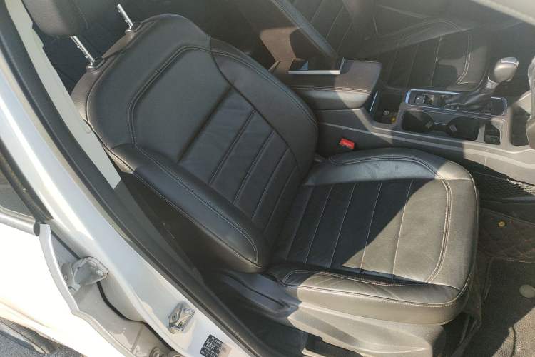 Used Ford Kuga 2017 EcoBoost 180 Two-Wheel-Drive Tiger Leap Model