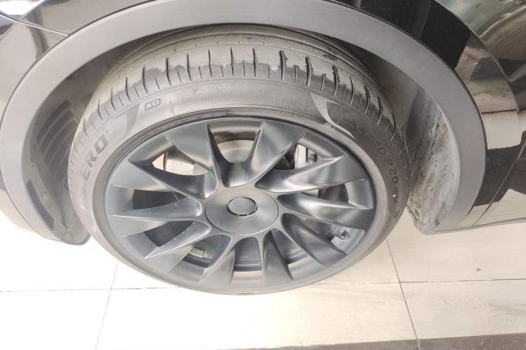 Used Tesla Model Y 2022 Revised Version Rear-Wheel Drive Left Front Wheel Hub