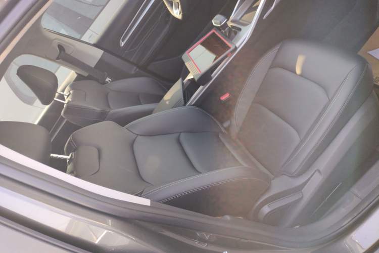 Used Geely Auto Emgrand 2025 4th Generation 1.5L CVT Longteng Edition
