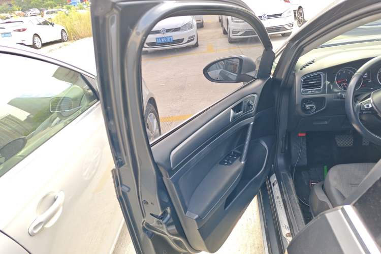 Used Volkswagen Golf 2019 1.8TSI Travel Edition