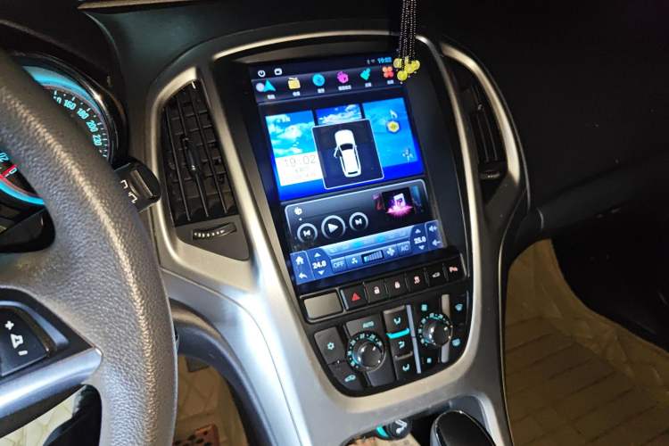 Used Buick GT 2013 XT 1.6L Automatic Fashion Edition Audio And AC Panel