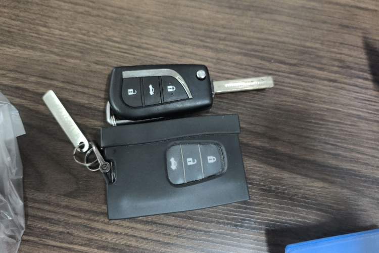 Used Toyota Camry 2016 2.0G 10th Anniversary Leading Edition