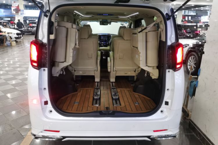 Used Toyota Alphard 2019 Dual-Engine 2.5L Luxury Edition
