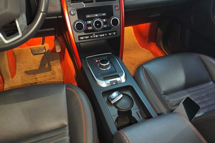 Used Land Rover Discovery Sport 2019 240 PS SE Dynamic Version China VI Standard Gear Lever