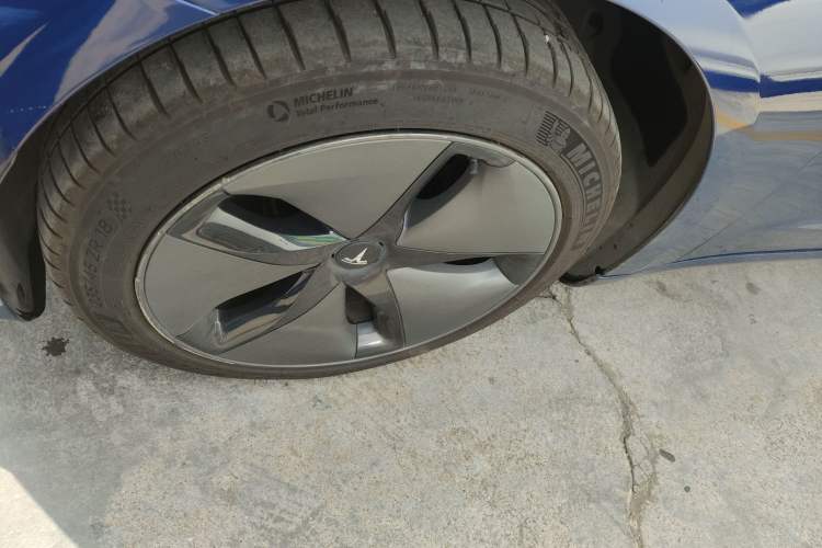 Used Tesla Model 3 2019 Long-Range Rear-Wheel-Drive Version
