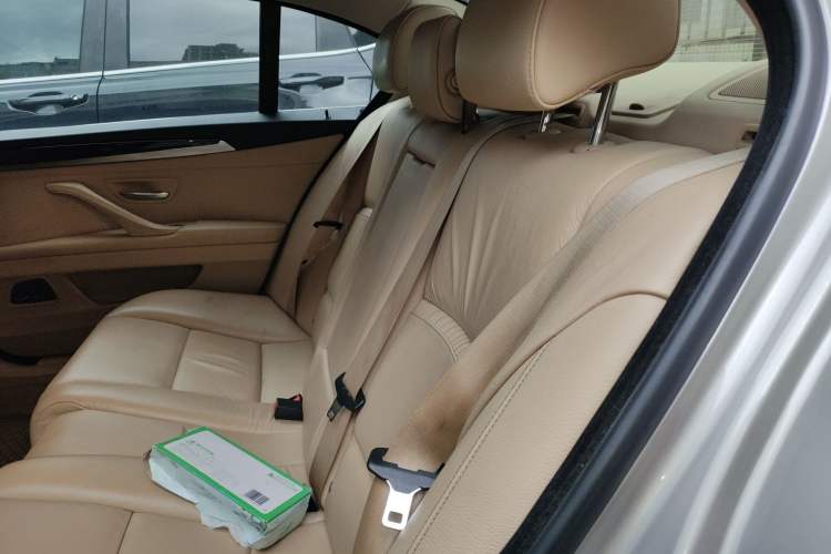 Used BMW 5 Series 2014 525Li Luxury Design Package Left Rear Seat