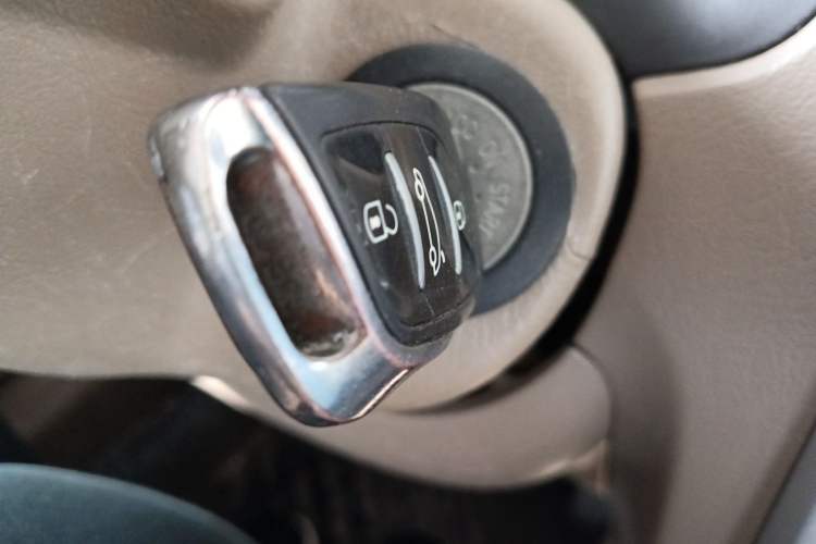 Used Hyundai Tucson 2009 2.0L Automatic Two-Wheel Drive with Sunroof