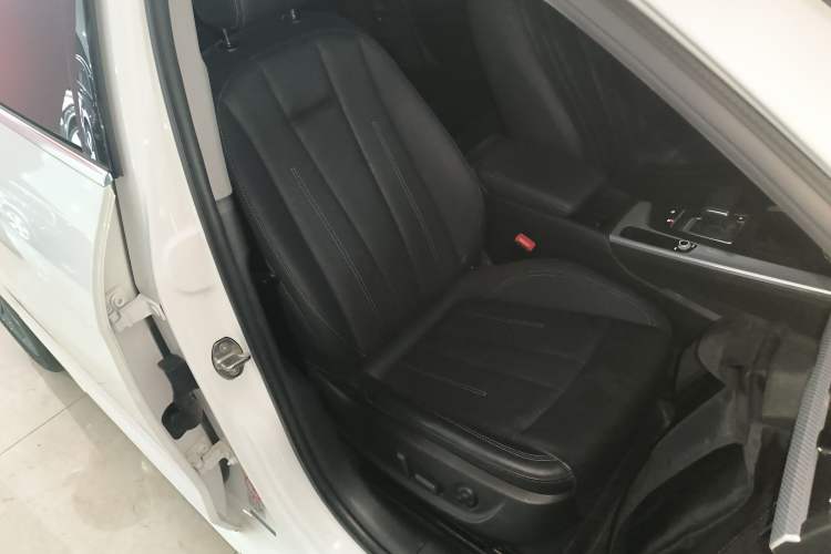 Used Audi A4L 2020 40 TFSI Fashionable and Elegant Model