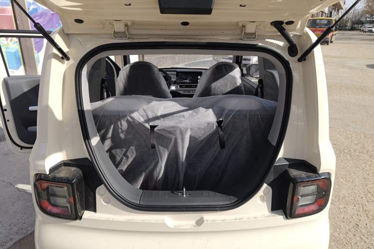 Used Geely Galaxy Panda 2025 210 km – Yuanqi Bear Trunk