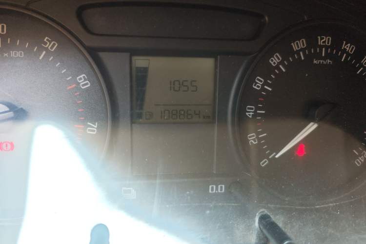 Used Skoda Fabia 2012 1.4L Manual Crystal Edition
