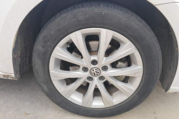 Used Volkswagen Lavida 2017 1.6L Manual Comfort Edition
