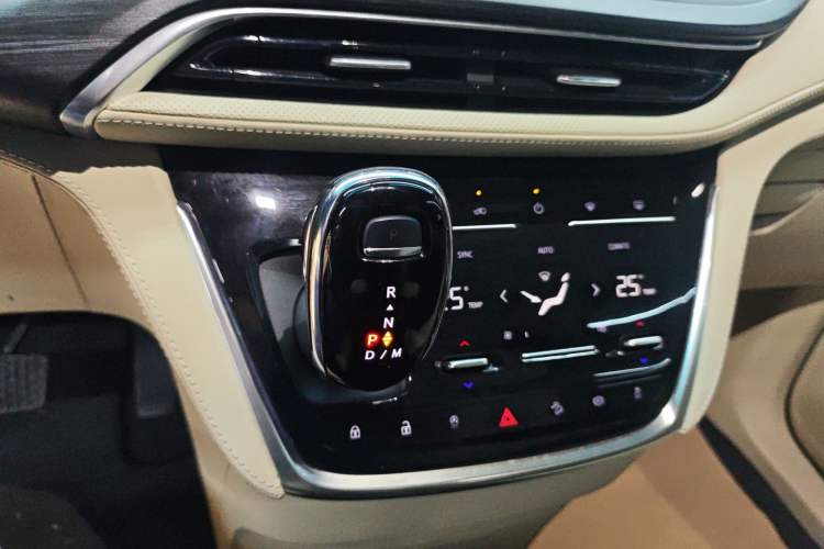 Used Buick GL8 2022 ES Land Cruiser 653T Luxury Model
