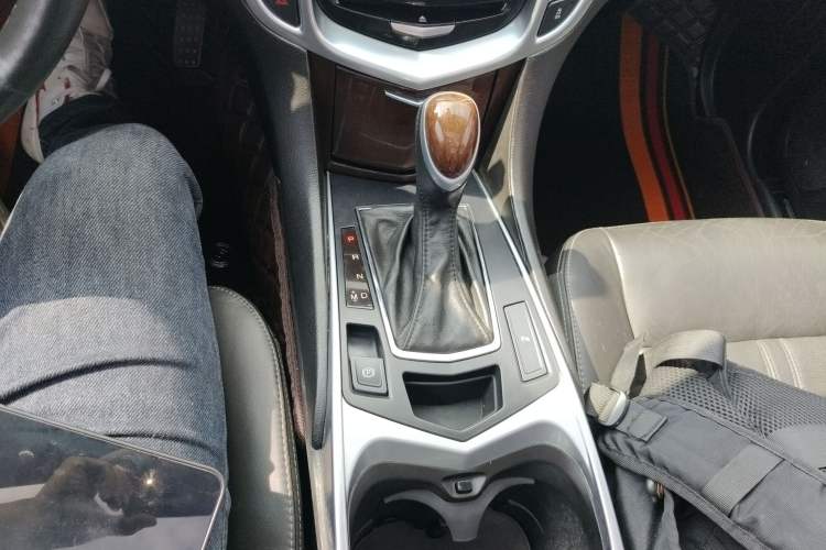 Used Cadillac SRX 2013 3.0L Leading Model