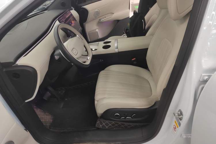 Used CHANGAN NEVO E07 2025 All-Electric Two-Wheel Drive 90 kWh Pro Smart Version Left Front Seat