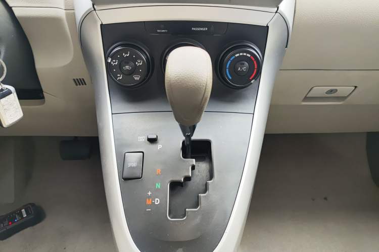 Used Toyota Verso 2014 Starlight 180E CVT Elite Edition