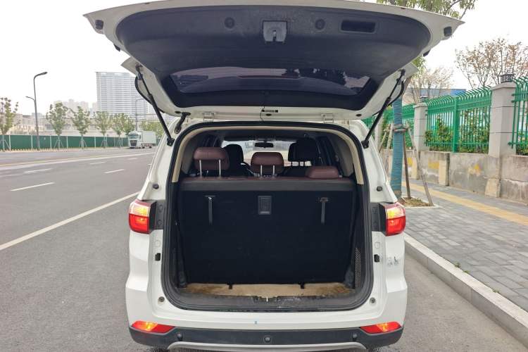 Used CHANGAN Lingxuan 2017 1.6L Manual Happiness Edition