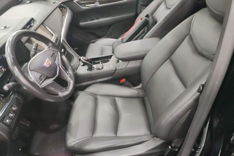 Used Cadillac XT5 2018 28E Four-Wheel Drive Tech Version Left Front Seat