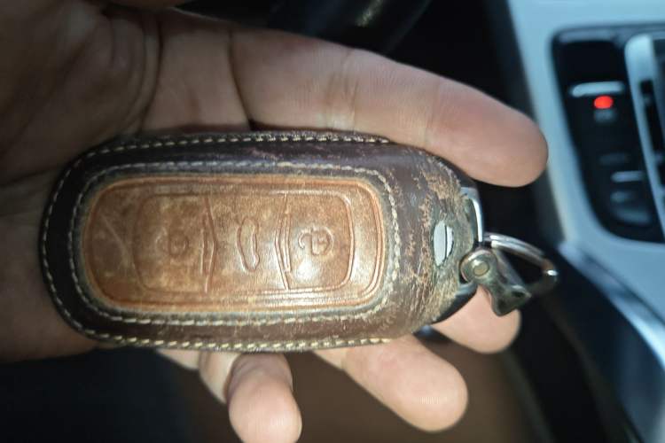 Used Geely Auto Emgrand X7 Sport 2016 1.8TD Automatic All-Wheel-Drive ZhiZun Edition