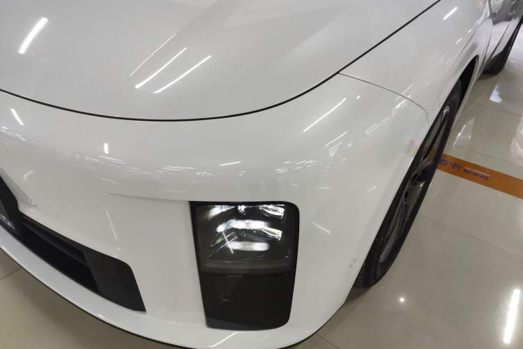 Used Li Auto i6 2025 Model Two-Wheel-Drive Standard Type
