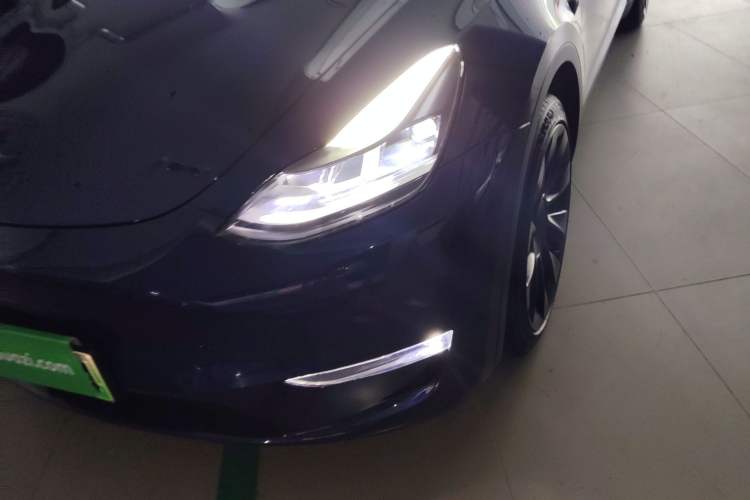 Used Tesla Model Y 2021 Long-Range All-Wheel-Drive Version 3D7