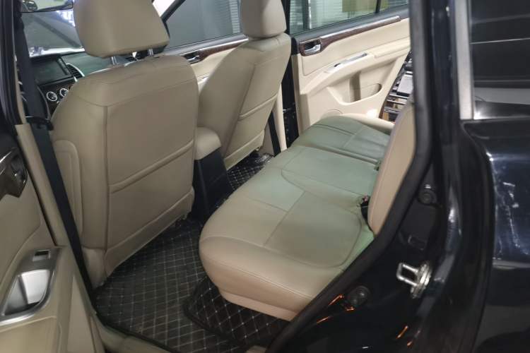 Used Mitsubishi Pajero Sport 2013 3.0L Automatic 4x4 Flagship Edition Left Rear Seat