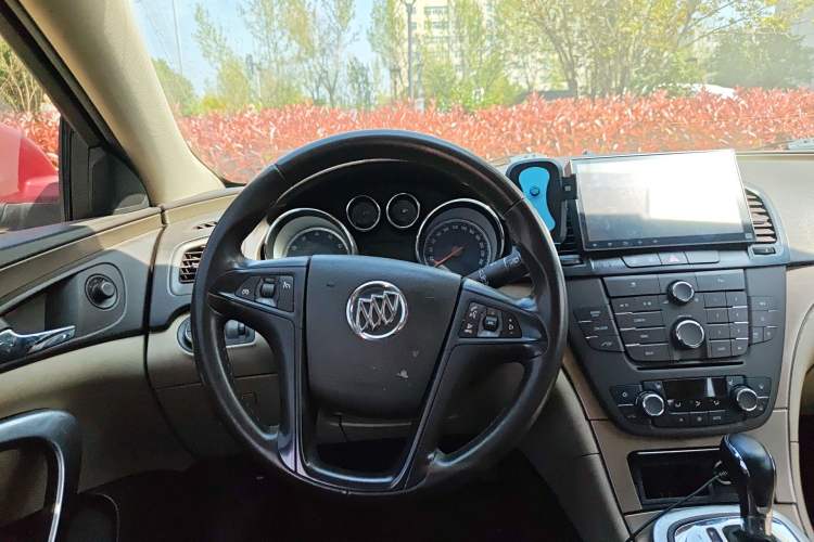 Used Buick Regal 2009 2.0L Elite Edition Steering Wheel