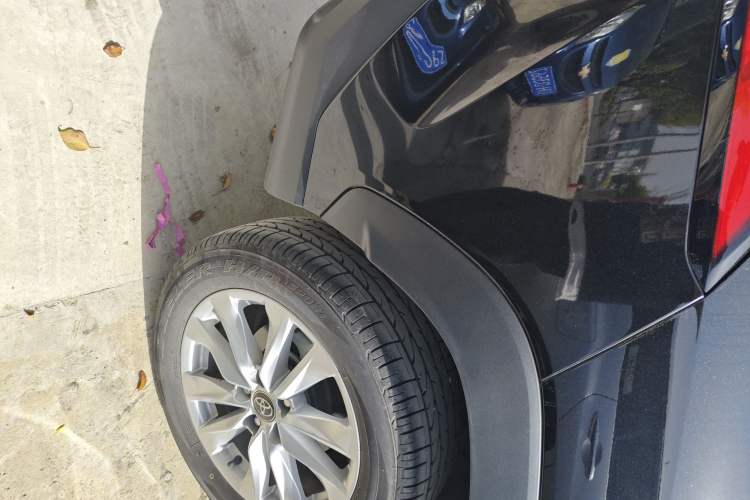 Used Toyota Corolla Cross 2024 2.0L Pioneer Edition Right Rear Wheel Hub