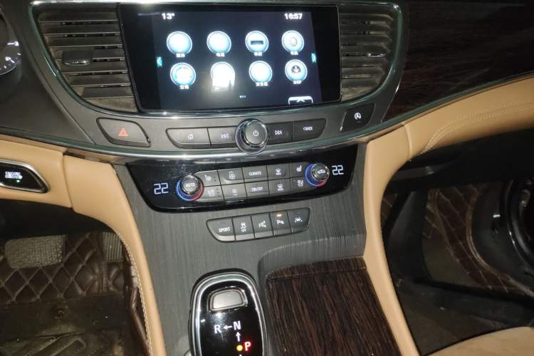 Used Buick LaCrosse 2018 28T Luxury Model
