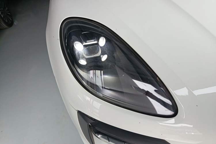 Used Porsche Macan 2021 Macan 2.0T Right Front Headlight