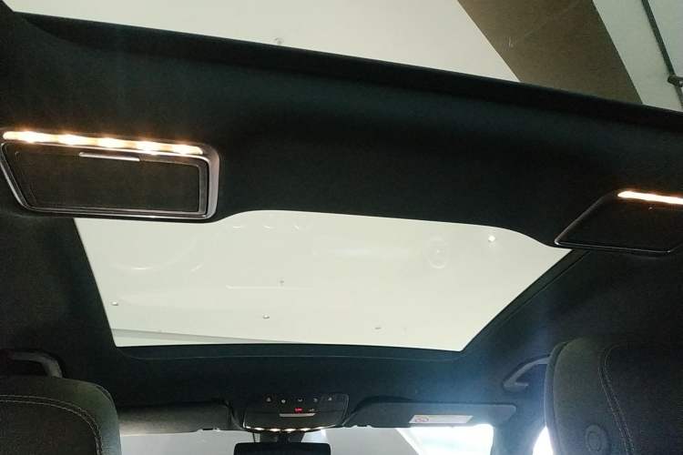 Used Mercedes-Benz GLC 2020 GLC 260 L 4MATIC Luxury Model Headliner