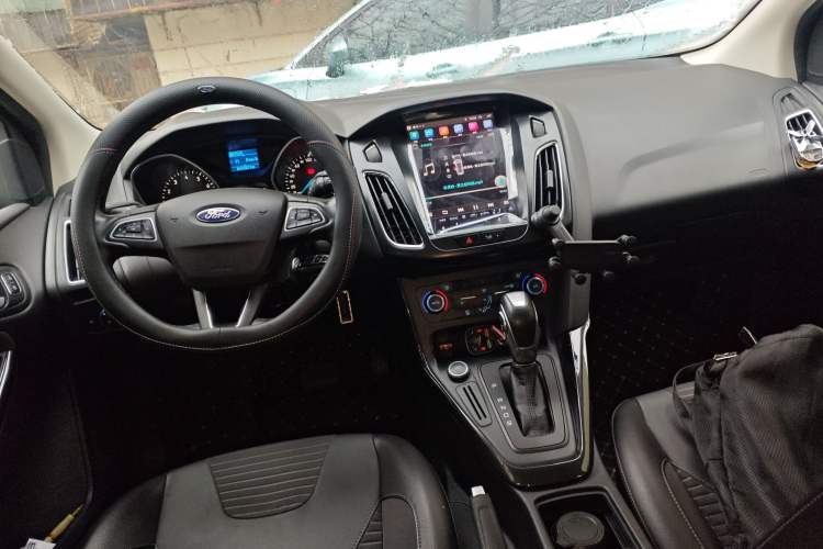 Used Ford Focus 2015 Hatchback 1.6L Automatic Fashion Edition