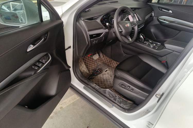 Used Cadillac XT4 2022 28T Two-Wheel-Drive Luxury Version Driver Seat