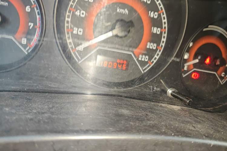 Used Soueast V3 Lingyue 2015 1.5L Manual Style Edition Odometer Close Up