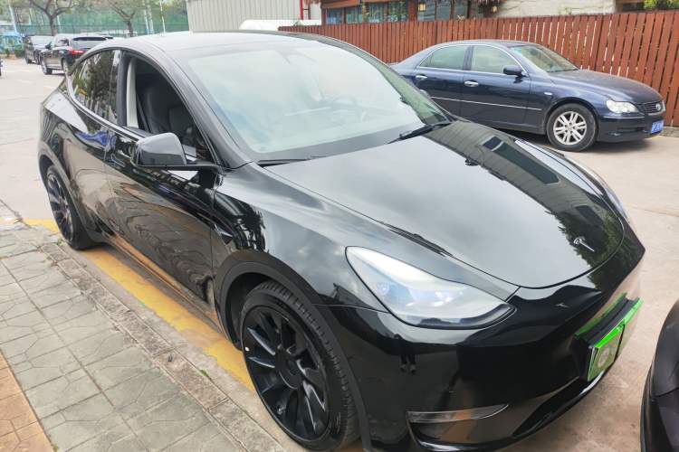 Used Tesla Model Y 2021 Long-Range All-Wheel-Drive Version 3D7 Exterior 1