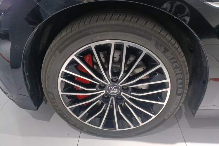 Used BYD Han 2025 EV Intelligent Driving Edition 701KM LiDAR Flagship Model
