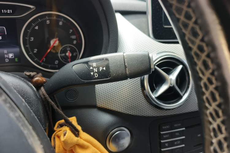 Used Mercedes-Benz B-Class 2015 B 200 Sport Edition Gear Lever