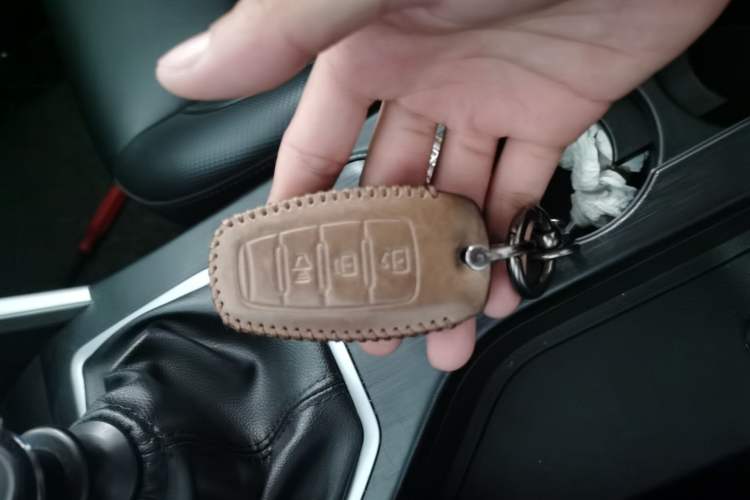 Used Great Wall Poer 2021 2.0T Commercial Version Manual Gasoline Two-Wheel Drive Elite Standard Box GW4C20B Vehicle Key