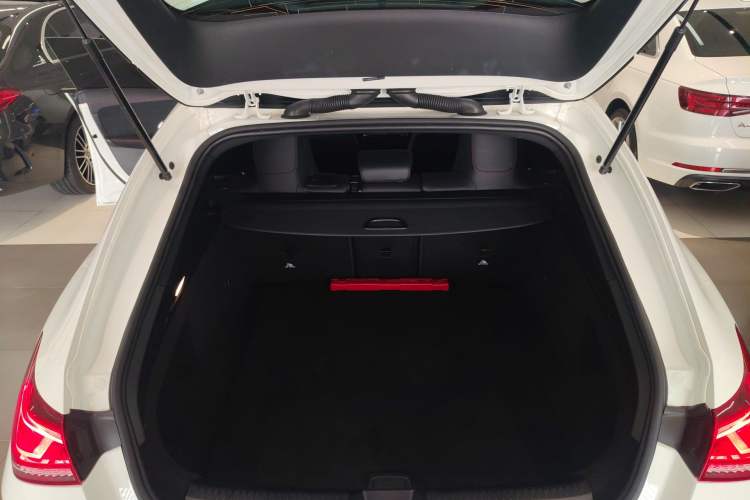 Used Mercedes-Benz CLA 2022 Refreshed CLA 200 Shooting Brake Trunk