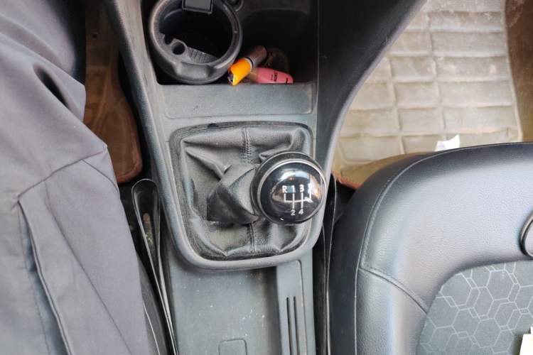 Used Volkswagen Santana 2015 1.6L Manual Comfort Edition Gear Lever