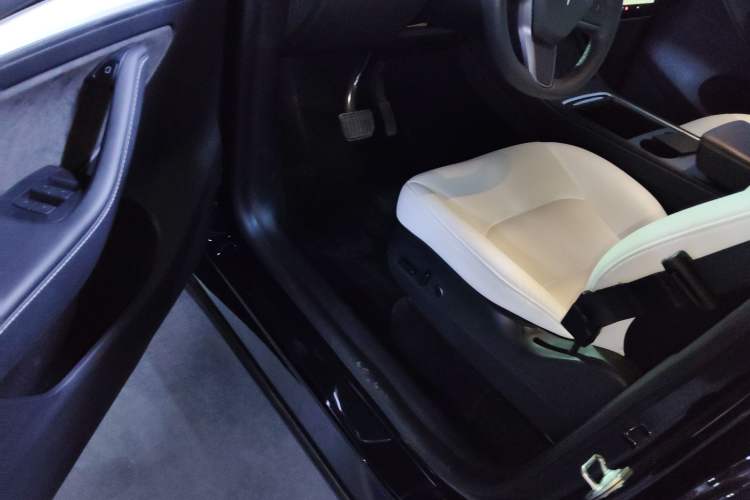 Used Tesla Model Y 2021 Standard Range Rear-Wheel Drive Version Driver Seat