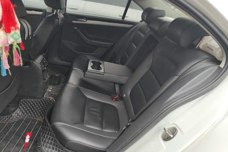 Used Volkswagen Sagitar 2015 1.6L Automatic Comfort Model
