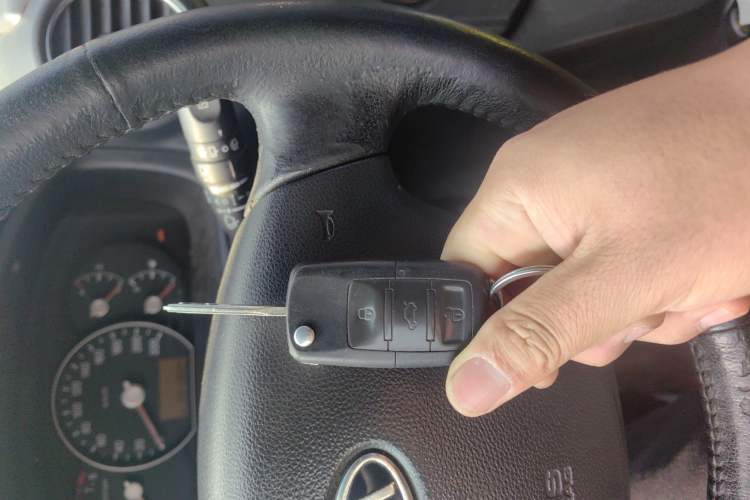 Used Kia Carens 2011 1.6L 5-seat Automatic Luxury Edition
