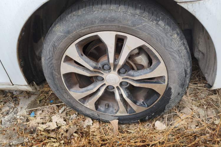 Used Geely Auto Emgrand 2014 Hatchback 1.5L Manual Elite Model
