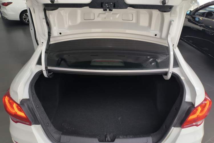 Used Chevrolet Cavalier 2019 320 Automatic Enjoyment with Sunroof Trunk